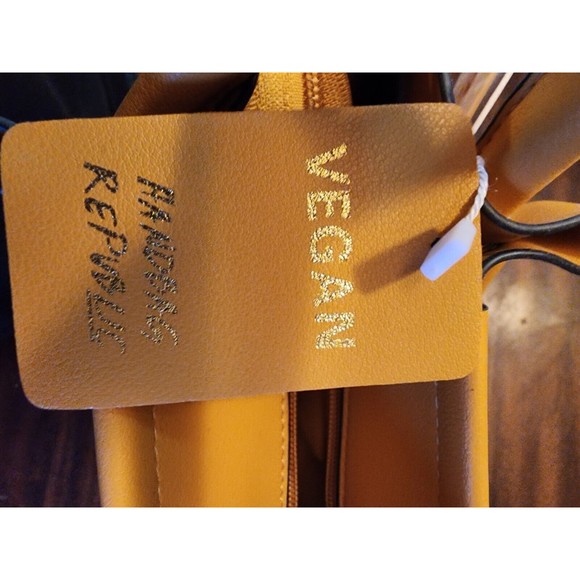 NWT Handbag Republic Purse Mustard Yellow Faux Leather Vegan Bucket Bag 2 In 1 - Picture 5 of 9